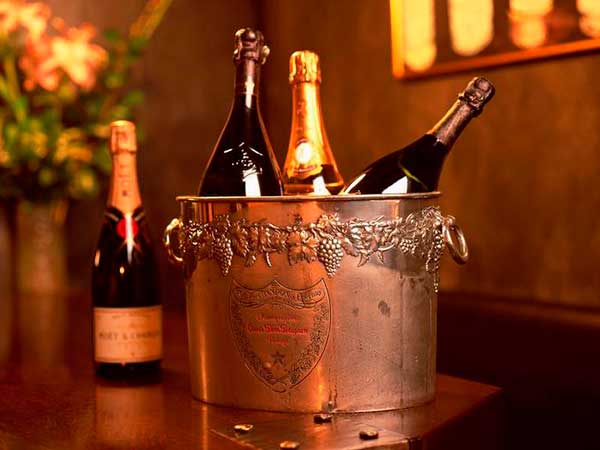 Шампанское Брют и Сухие Шампанские Вина: Искусство Стеклянных Пузырьков