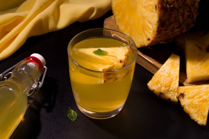 Алкогольный напиток из ананаса