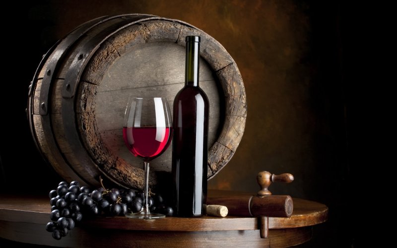 Выдержка вина: как и в чем производится