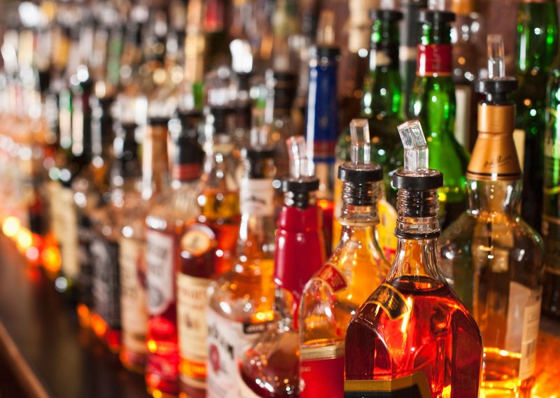 Низкокалорийный алкоголь и его употребление