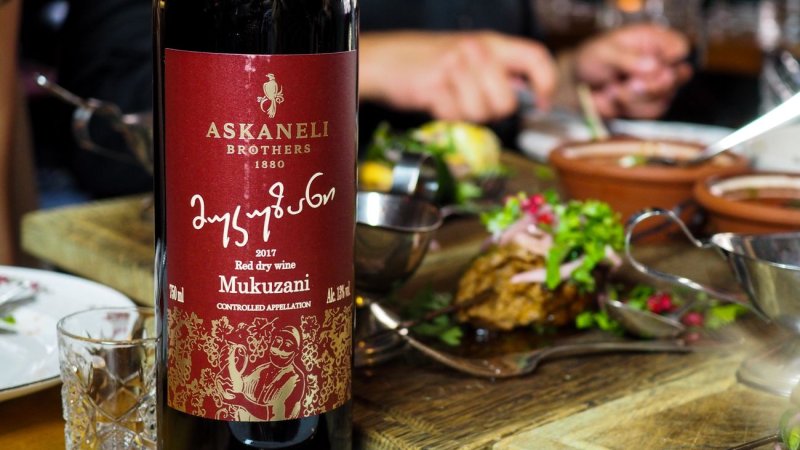 Вино Мукузани, производство: Братья Асканели