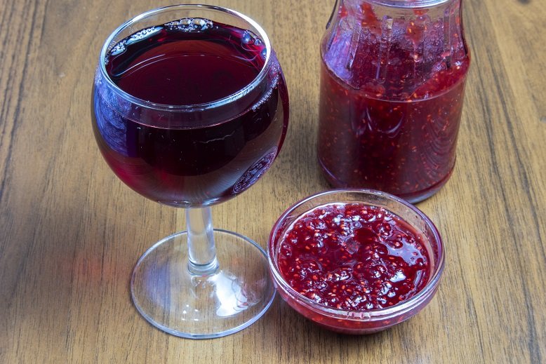 12 простых рецептов домашнего вина из варенья