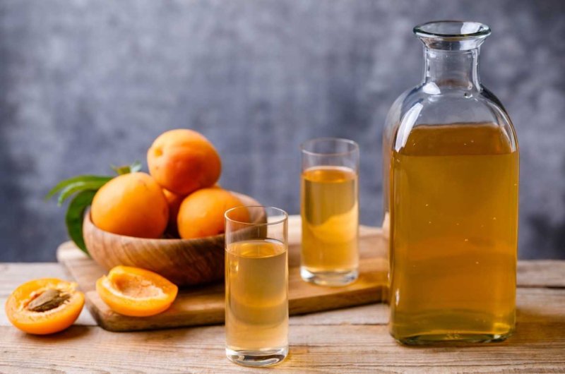 7 рецептов домашнего абрикосового ликера