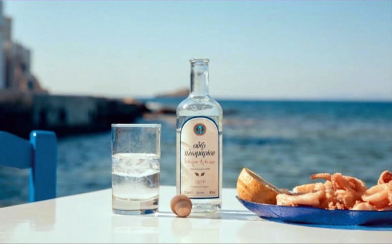 Греческий алкогольный напиток Узо