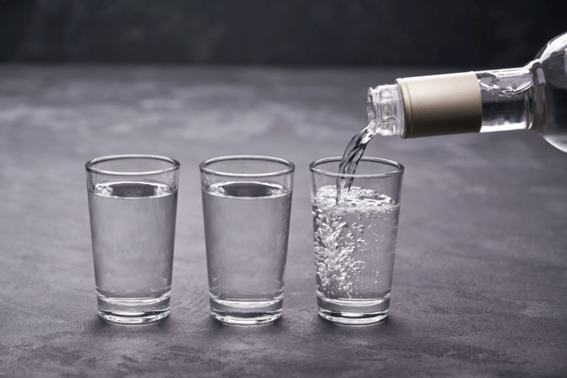 Сколько калорий в водке: разбираемся в калорийности алкогольных напитков
